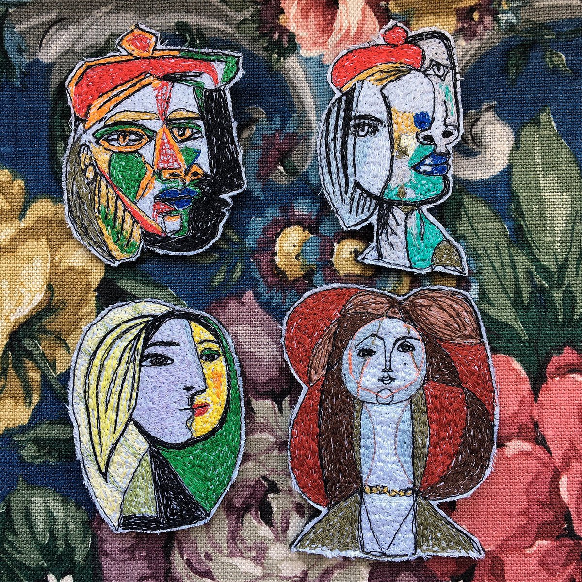 alittlevintage1's tweet image. Some new sewn #Picasso brooches ready for a market tomorrow.🪡
#threaddrawnartwork #drawingwiththesewingmachine