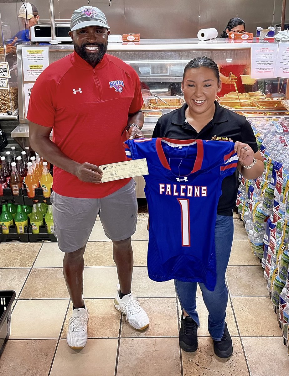 RoyalFootball4's tweet photo. Thank you Alameda Meat Market in Brookshire for your $1,000 donation to @RoyalFootball4 (on behalf of Royal ISD the Royal Football Program and Head Football Coach Theadis Reagins)

#WeAreRoyal❤️💙 #AlamedaMeatMarket 
#FalconPride #FalconSupport #TeamSpirit
#FalconProudCommunity https://t.co/yVsJ4v2mf5