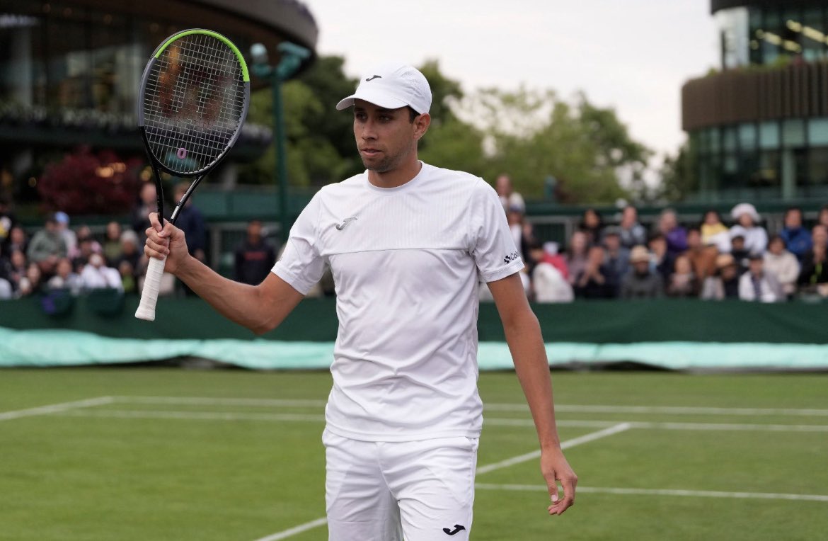 Juan_ArieuOK's tweet photo. #Wimbledon 
HISTÓRICO 
🎾🇨🇴 Daniel Galán (85°) le ganó 6-2 6-7(2) 7-6(5) 3-6 y 6-1 a 🇸🇪 Mikael Ymer (59°)
🔝 Es la primera vez en su carrera que avanza a los octavos de final en un GS
🔜🆚 🇮🇹 Jannik Sinner(8°) https://t.co/j6BqTbPsBh