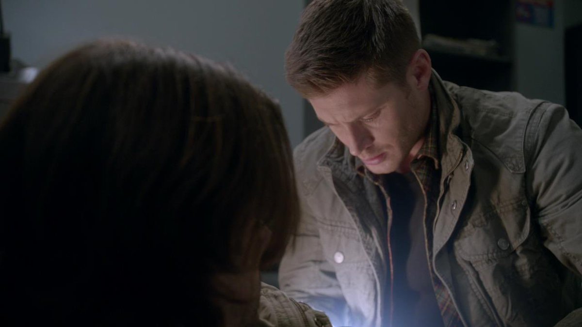 acklesism's tweet photo. no because everytime i think about sam keeping the samulet the entire time i feel like walking into the nearest ocean https://t.co/NU3k904gNy