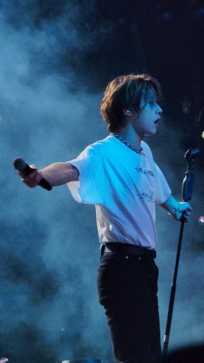loveSTAY_08's tweet photo. Lee Know saying NO to lip synching and performing with his live vocals
— a thread https://t.co/VCervFoiH1