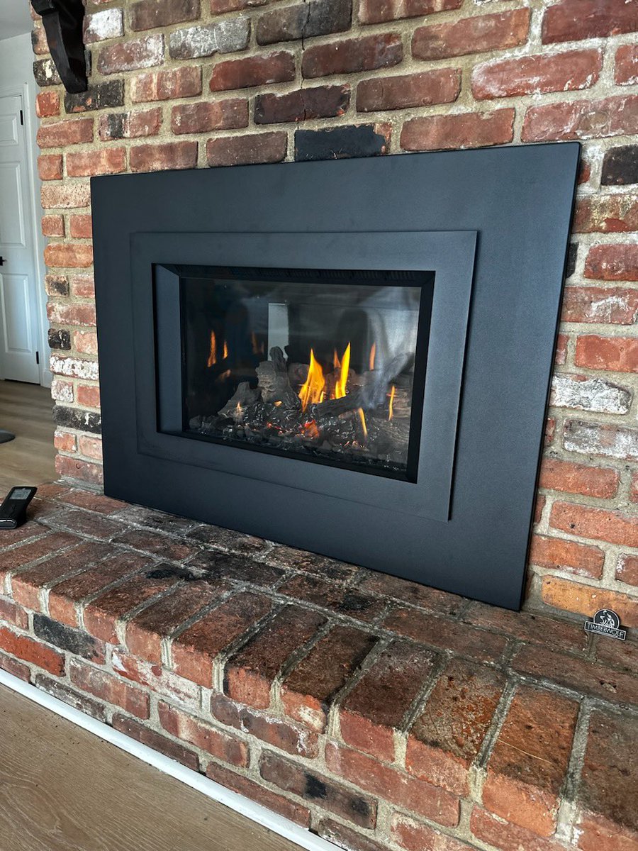 NJchimneysweep's tweet image. Brand new direct vent #gasinsert in #Brielle #NewJersey. Call us at 1-800-257-2066 and let’s get you upgraded to an #EPA certified appliance and you may even be eligible for a #taxcredit. #directvent #chimney #chimneysweep #chimneyrepair #centraljersey #newjerseyrealestate #gas