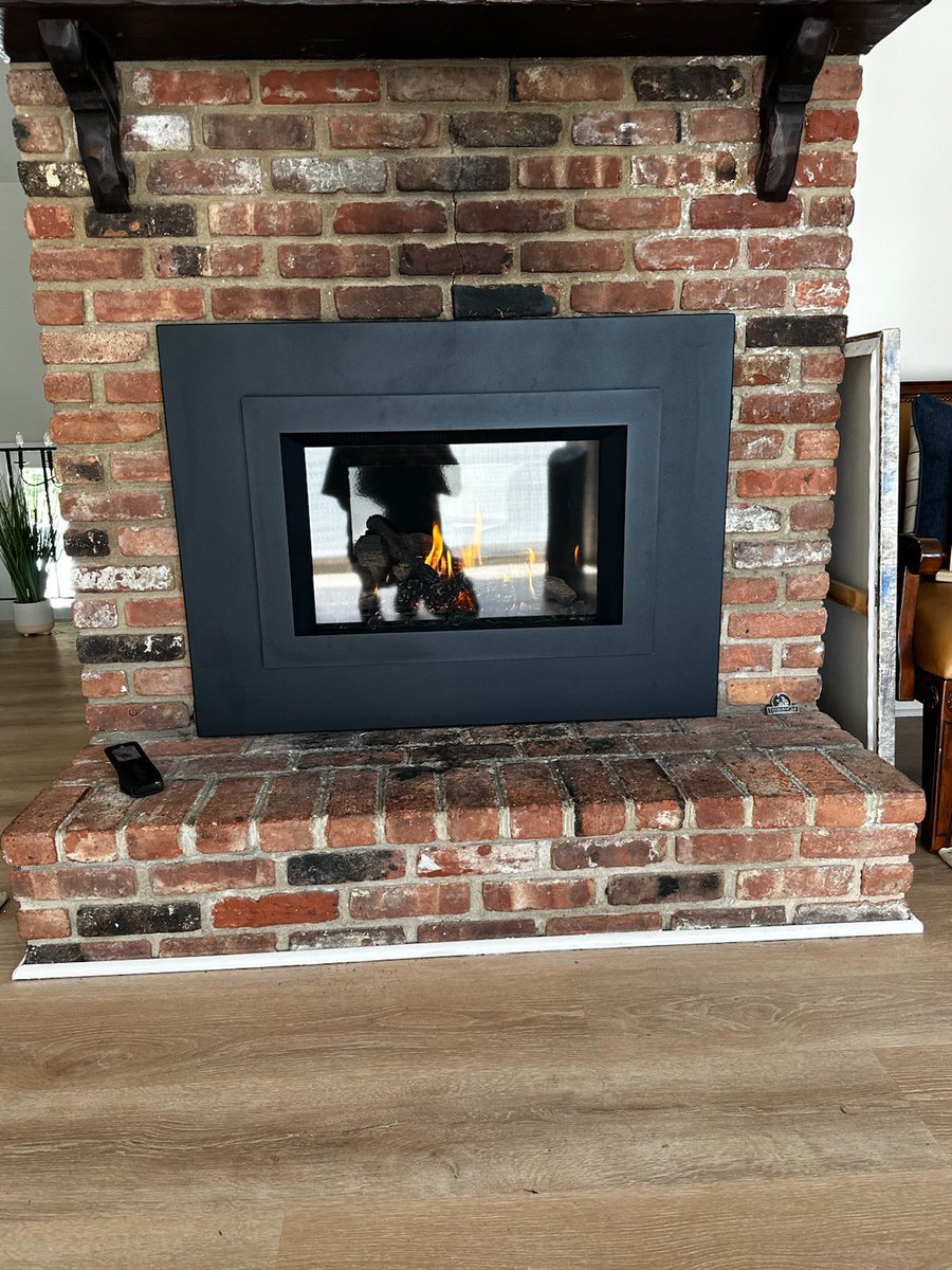 NJchimneysweep's tweet image. Brand new direct vent #gasinsert in #Brielle #NewJersey. Call us at 1-800-257-2066 and let’s get you upgraded to an #EPA certified appliance and you may even be eligible for a #taxcredit. #directvent #chimney #chimneysweep #chimneyrepair #centraljersey #newjerseyrealestate #gas