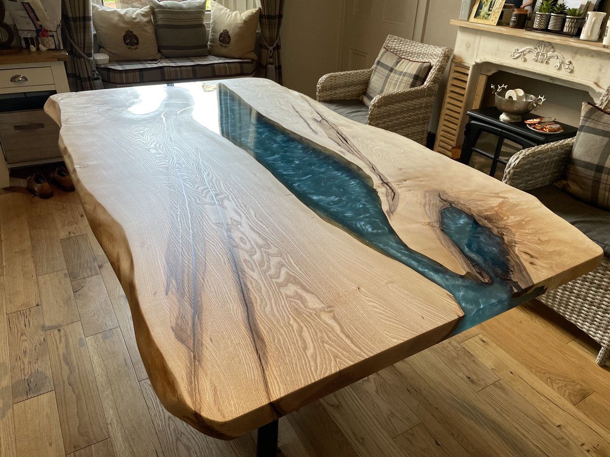 TAYLORCRAFTWORK's tweet photo. Ash slab river table installation this evening. https://t.co/shJsW3gbVy