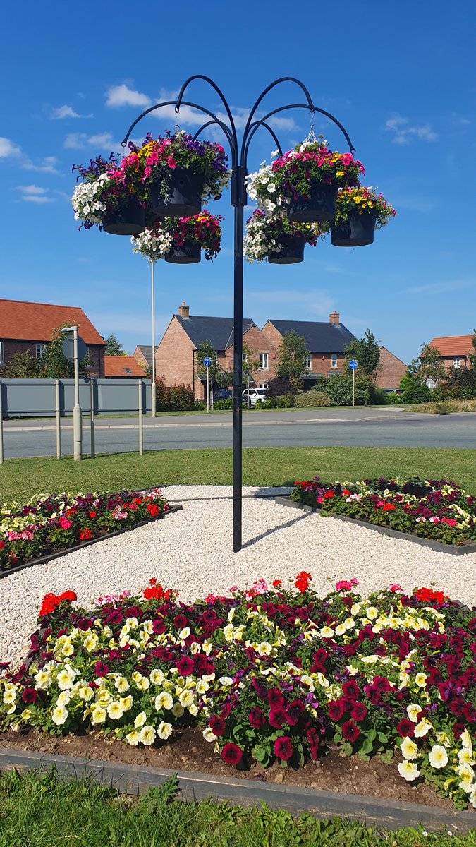 A beautiful sunny day in #malton #ourbloom <a href="/visitmalton/">Visit Malton</a> <a href="/gazetteherald/">Gazette & Herald, Ryedale</a>