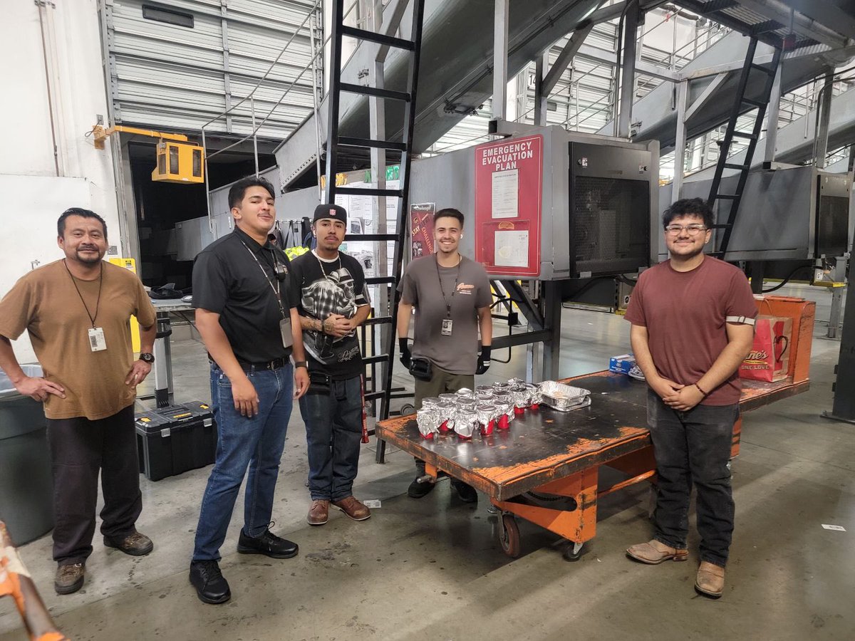 WAHCHATWIš” (@wahcatwilight) on Twitter photo Load Side celebrating 6 months injury free with some Raising Canes chicken! Great Job guys! Keep it going! š <a href="/mattretana1/">mattretana</a> <a href="/mboden69/">Mark Boden</a> #safebychoice #safeworkdays Load Side celebrating 6 months injury free with some Raising Canes chicken! Great Job guys! Keep it going! š <a href="/mattretana1/">mattretana</a> <a href="/mboden69/">Mark Boden</a> #safebychoice #safeworkdays