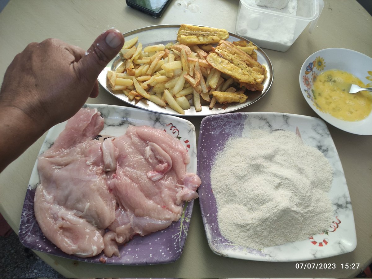 🇻🇪😉 Preparando el almuerzo, quieren?

Milanesas de pollo , papas fritas y toston 🥰

#7Julio
🇻🇪 #ParlamentarismoDeCalle