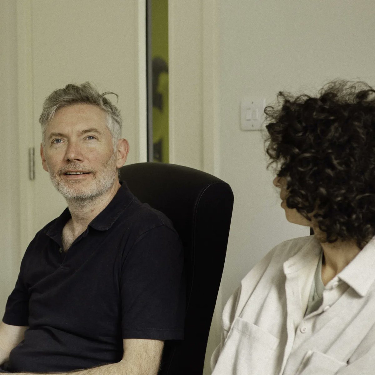 thekurious_'s tweet photo. When Kevin came to the Kurious.

Oscar and BAFTA-winning director #KevinMcDonald for the @sheffdocfest Film-Maker Challenge

#docfest #filmmaker #docfest2023 #sheffielddocfest #filmmakerchallenge #sheffieldfilm #shortfilm #director #editor #motiongraphics #producer #screenwriter https://t.co/6Uqvd7UHC9