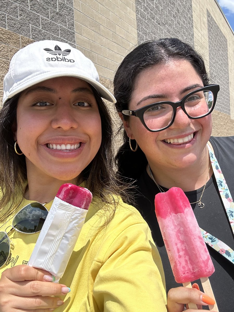msbernalkeren's tweet image. #Family fun day at #CampWonder 😊 what a great turnout of families who helped support our campers in our paper plane challenge! Thanks @DerbyshireMr for setting up the gym and @msrussoteaches for the popsicles! ☀️ ✈️  #GECDSBSLP2023 @gecdsbpro @Vanessa_Dakin28 @ClaraHowitt