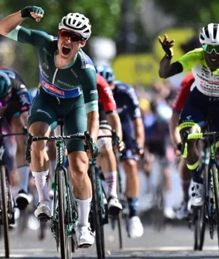 NationalEr_Int's tweet photo. The sprint was dangerous with @JasperPhilipsen not sprinting in a straight line &amp; pushing me towards the barriers. I touched the barriers with my foot, it could have ended in a nightmare. Anyway, it was good to take my 1st podium in my 1st ever Tour de #France. https://t.co/3qCGfNnUAG