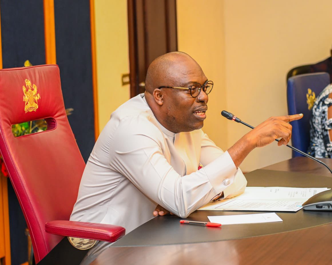 SimFubaraKSC's tweet photo. Today, we took another step by signing  the N200bn supplementary budget passed by the State House of Assembly into law. 

It is a step to commence the fulfilment of our promise of constructing Port Harcourt ring road. 

In the coming weeks the 50.15 kilometers project will be flagged off.