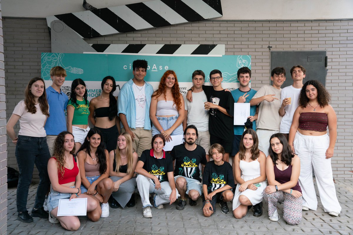 Cine_Base's tweet photo. #CineBase |🌞 Després de dies d'esforç i dedicació, arribem al final d'aquesta experiència pels cursos #Beginner, #Intermediate i #Advanced. Volem donar-vos les gràcies per la vostra dedicació i el talent que heu demostrat durant aquest temps. https://t.co/Q9XP4NSdoo