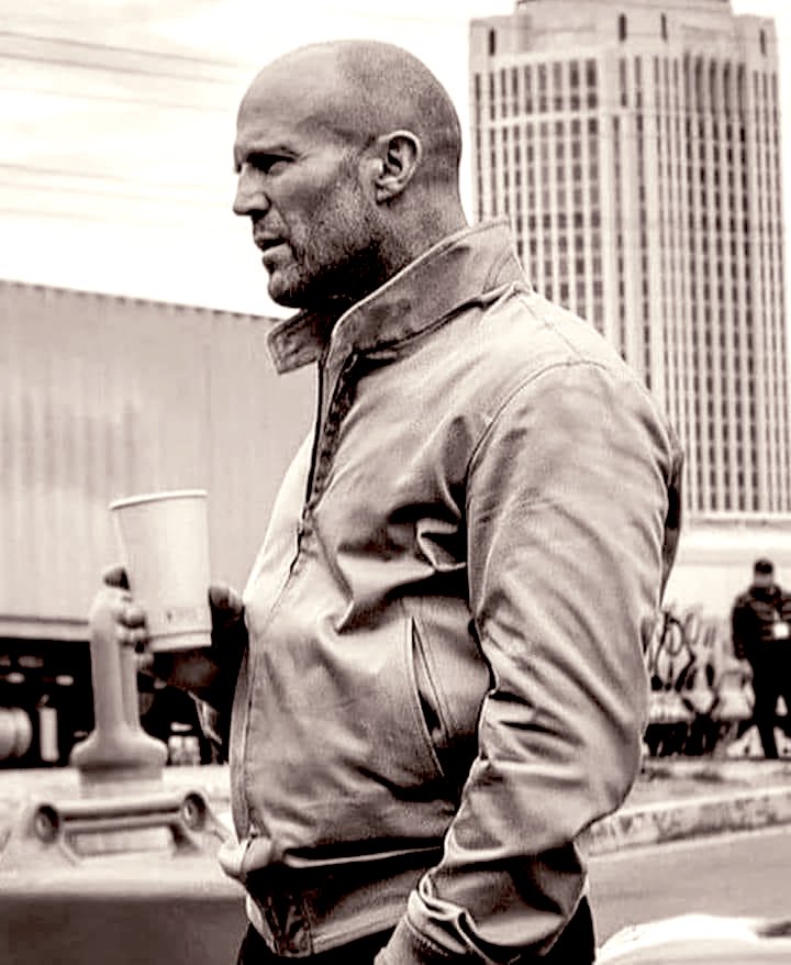 "لم نعد نريد تحقيق أحلامنا ، أصبحنا نريد إكمال الواقع بأقل الخسائر..!"