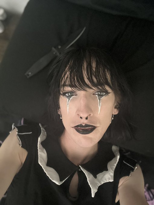 Cut me. 🔪🩸 https://t.co/2xLdGTpFHG<a href="/tag/mvsales"class="tags"><span>#mvsales</span></a><a href="/tag/mvtrans"class="tags"><span>#mvtrans</span></a>