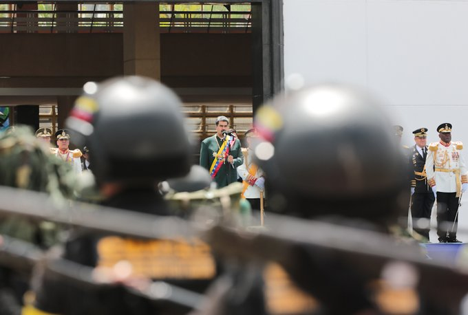 mippci_ven's tweet photo. 📢¡𝐀𝐬í 𝐥𝐨 𝐃𝐢𝐣𝐨!  
Pdte.@NicolasMaduro: Tenemos que dar gracias por la fortaleza de la generación de libertadores, por su ejemplo y por habernos dejado como hombres y mujeres libres por ahora y para siempre. #IndependenciaDeLaPatria https://t.co/gCfVxKFYY3