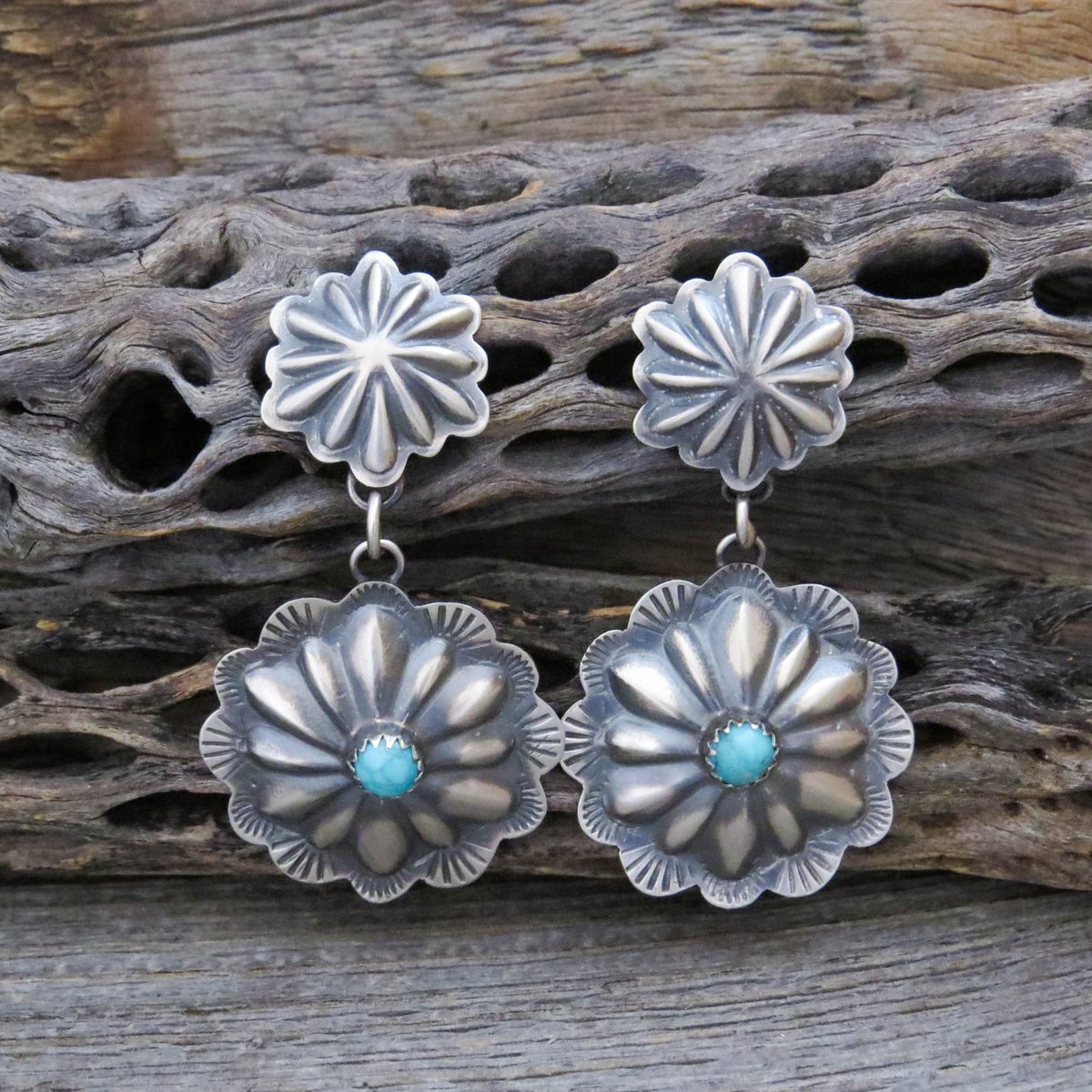 KokopelliTrade's tweet photo. Excited to share the latest addition to my #etsy shop: Native American Navajo Turquoise Sterling Silver Concho Dangle Post Earrings 
🌺 https://t.co/09f30cyXDm 🌺 #silver #circle #southwestern #blue #turquoise #women #stone #pushback #bohohippie https://t.co/Fg9WHYHL2F
