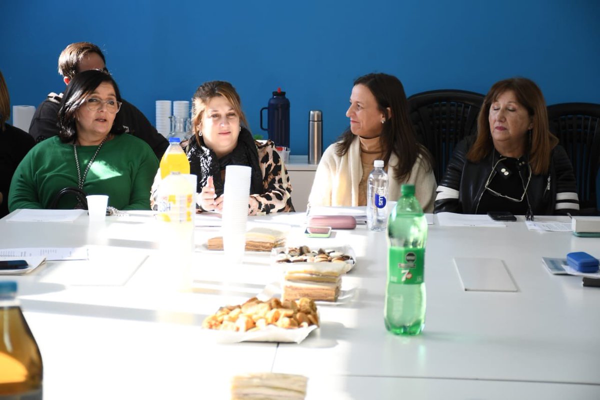 munimoron's tweet photo. Capacitamos moronenses para sumarse a las industrias locales.
Llevamos adelante el encuentro #COPRET con autoridades de @BAeducacion , Formación Laboral Municipal y representantes del sector productivo para analizar necesidades del sector y planificar capacitaciones. https://t.co/OIm2HKwdRe