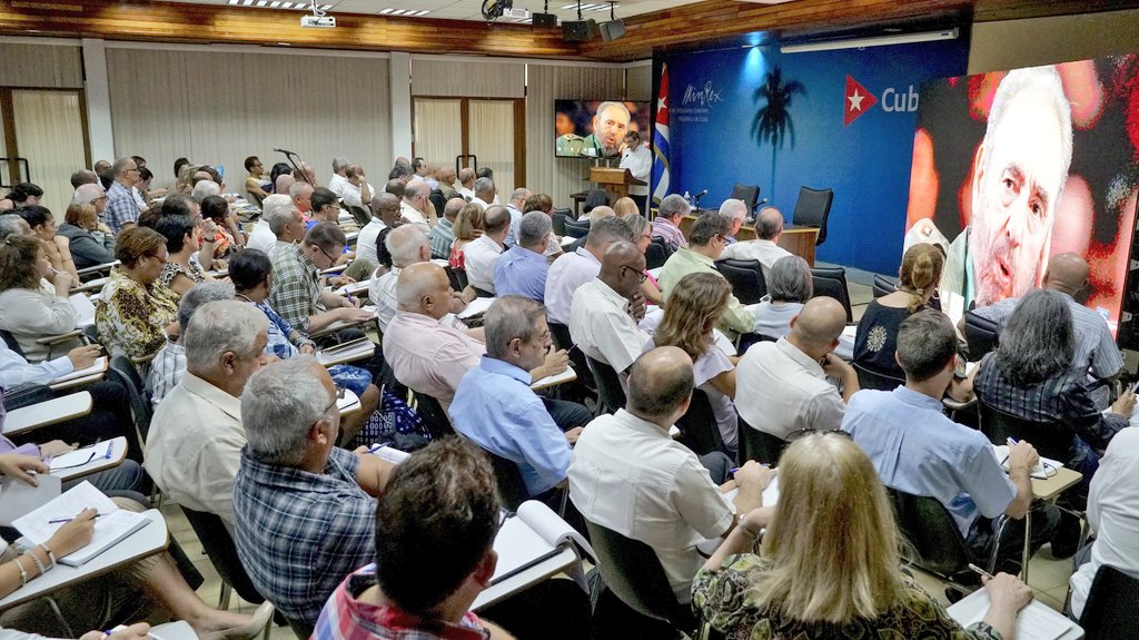 BrunoRguezP's tweet photo. Concluye reunión anual de Jefas y Jefes de Misiones cubanas en el exterior, tras jornadas de provechosos intercambios, con compromiso renovado de dar continuidad a la #DiplomaciaRevolucionaria y representar a nuestro digno y heroico pueblo

Reconocimos a colectivos más destacados https://t.co/nxouQAMZ3q