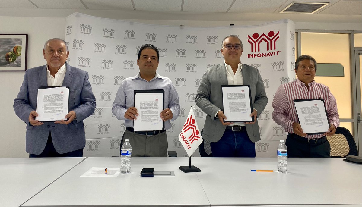 MarioRojasHdz's tweet photo. Firmamos convenio de colaboración con la @ctmslp para beneficiar a derechohabientes afiliados a esta central obrera a través del Programa #AliadosPorLaVivienda #CréditoInfonavit #InfonavitSLP https://t.co/7hGmYQsMeZ