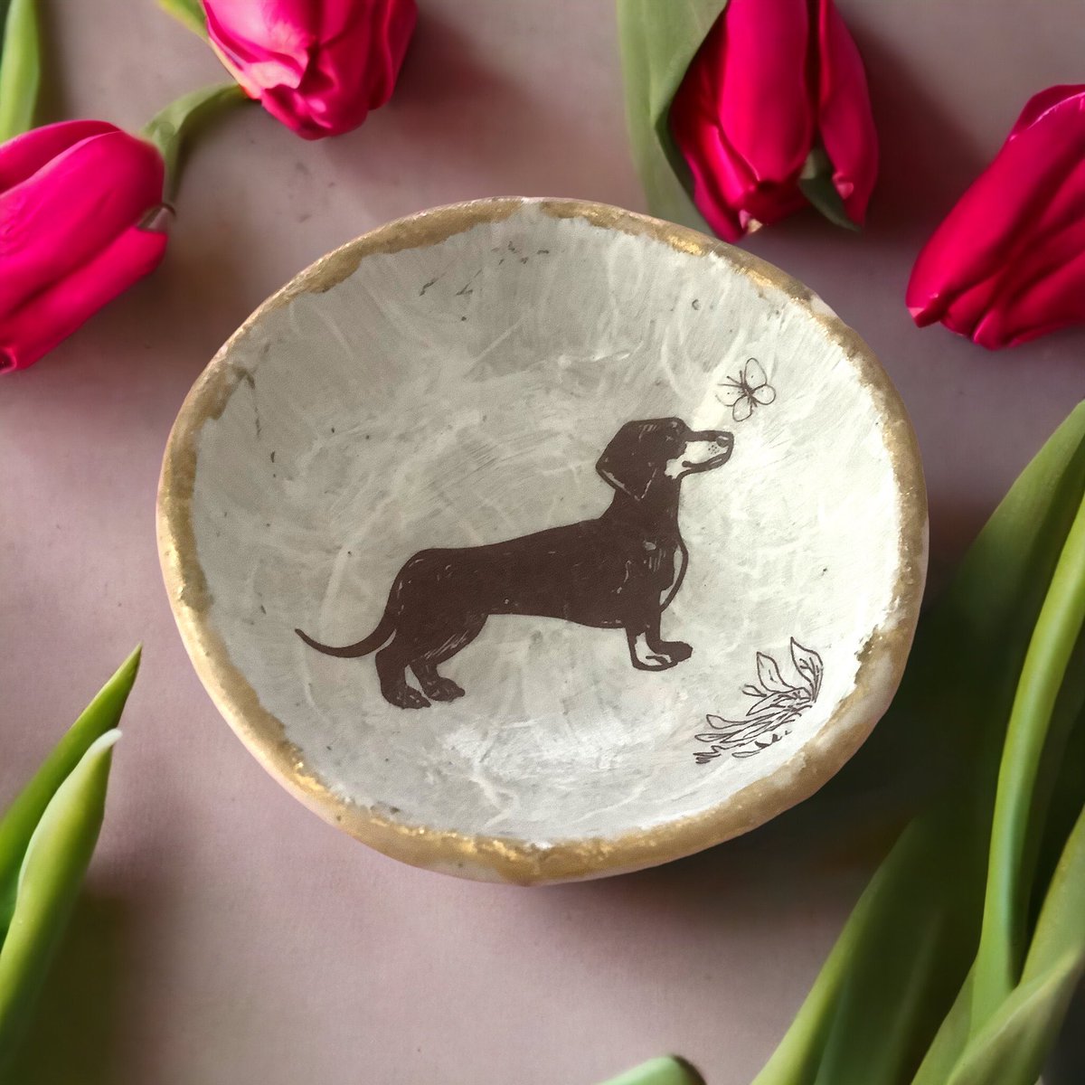 LLadyDesigns's tweet image. LittleLadyDesigns will be back in the workshop very soon, these 2 gorgeous trinket dishes are available. Perfect little gifts 💝
#trinketdishes #nonprofit #fndhopeuk #handmadegifts  #HandmadeInUK #buylessbuybetterbuyhandmade #crafting  #gifts #decor