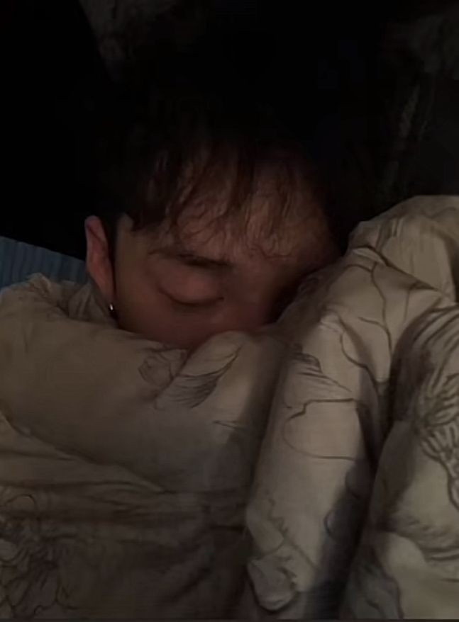 Monchs3's tweet photo. El amor más verdadero, lo siento por BangChan 🌱 https://t.co/hvI3vyjTIe