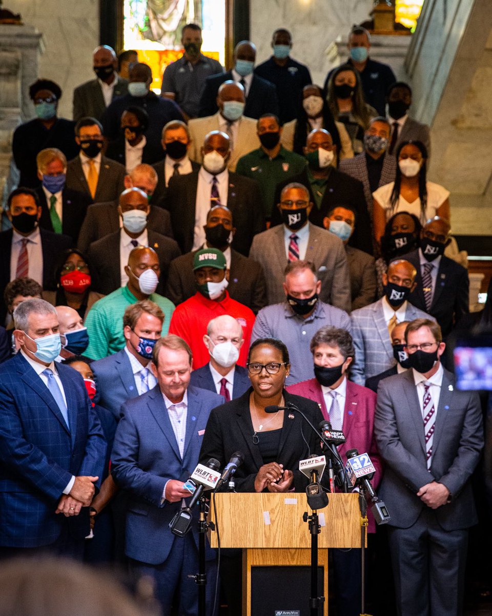 abstractabs's tweet photo. Nikki’s first week in Mississippi, she stood in the state capitol and said there was no room for hate in our state.

She encouraged her players to fight for what they believe in and marched with them. The team would not have been able to take the public stance we did without her. https://t.co/VpVqnRtW9e