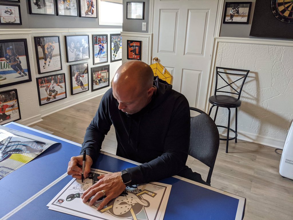 Giveaway time!!!!!! It’s hard to top the great <a href="/grantfuhr/">Grant Fuhr</a> but this is another cool one! The great Jean Sebastien Giguere autographed print with 07 Cup inscription! All you have to do is follow me, retweet and comment! Winner will be name on 15th! Good luck everyone! 8 days left!