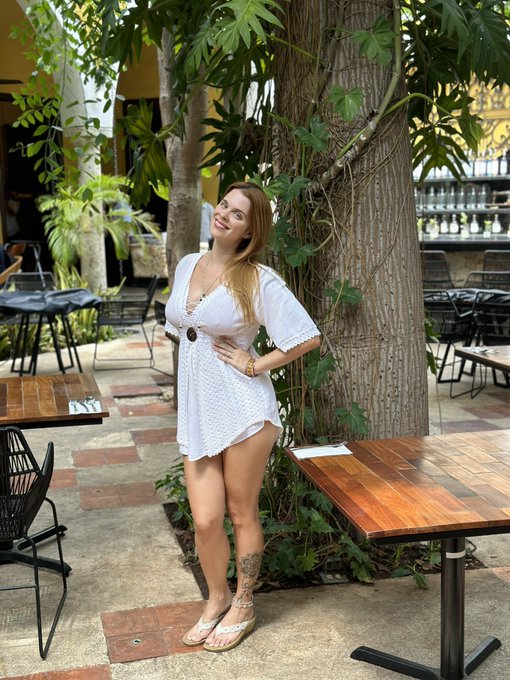 Holaa 👋👋👋 A ver quien adivina donde estoy y al  primero que adivine le mando un regalito por dm ❤️😈 https://t<a href="/tag/diadelnino"class="tags"><span>#diadelnino</span></a>