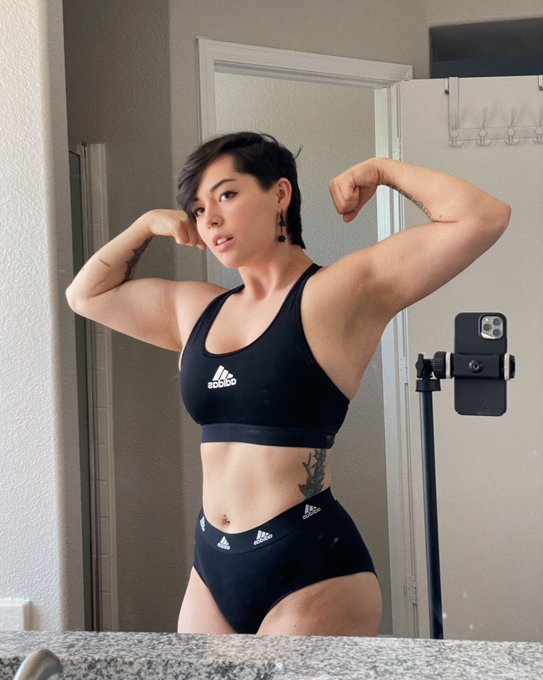 show this to your mom and lmk what she says https://t.co/AMxNKZlyXG