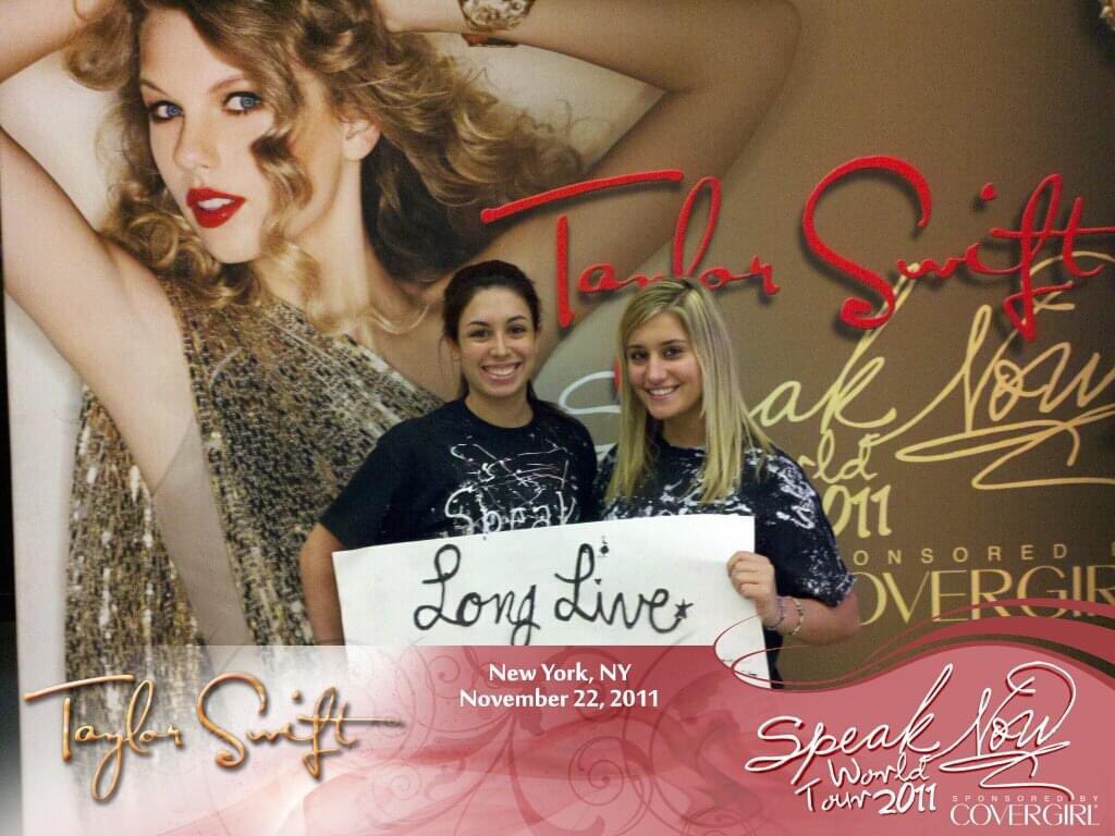 mandurinorange's tweet photo. CRYING. 
#SpeakNowTaylorsVersion https://t.co/2mSLbGoUqE
