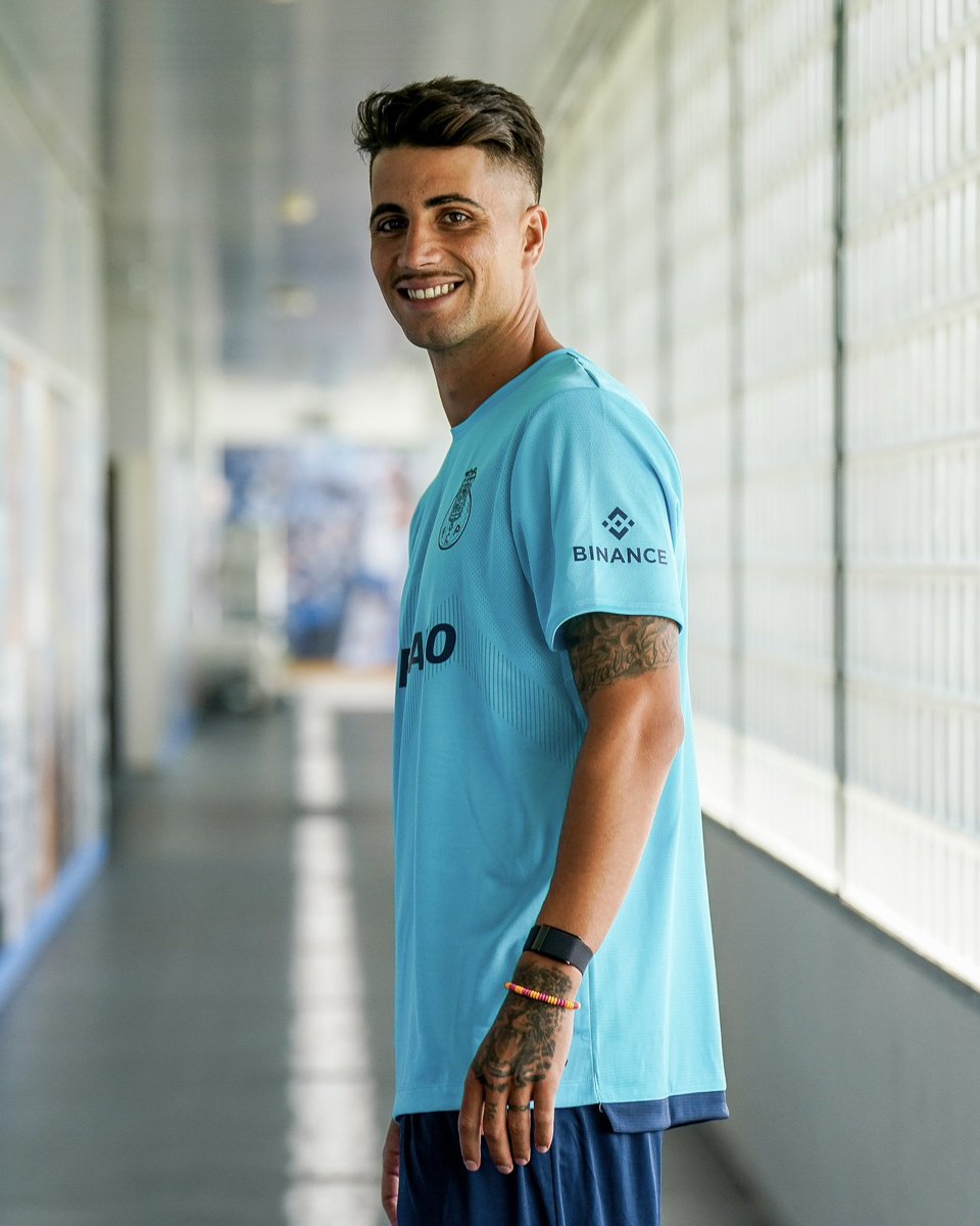 fcardoso_2's tweet photo. De volta a casa 💙🤍
23/24 🔜🔥
#FCPorto #ImortaisPorDireito https://t.co/9TQrkUrFDY