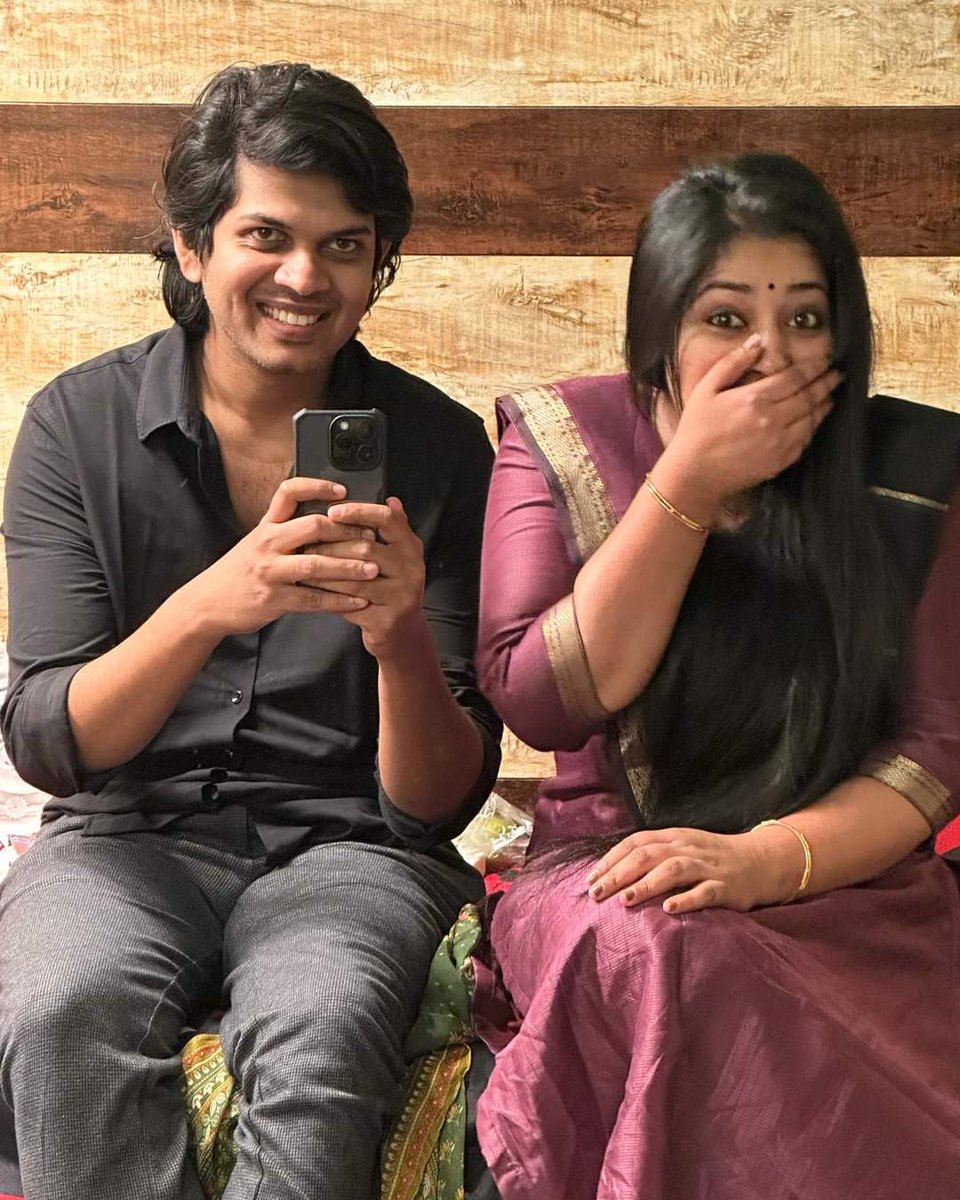 AnusitharaOffl's tweet photo. Happy wedding anniversary to us 😄
#vishnuprasadsignature #AnuSithara #Anniversary https://t.co/rNgEoySNvD