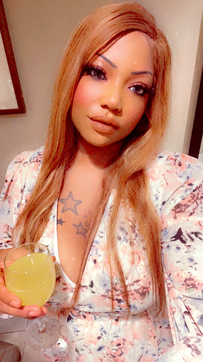 WillBarb44's tweet image. Babydadddyyy tell me I got pretty eyes 💕💕💕🥰🥰🥰🥰🥰 #EndlessFashion #EndlessSummerVibes