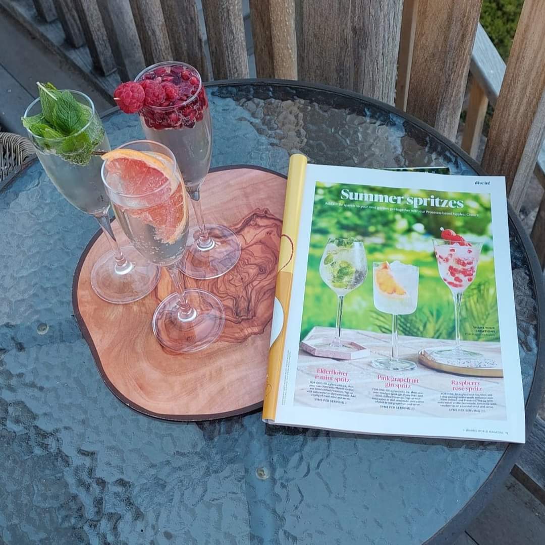 HPatts10's tweet image. I cycled 40 miles today so I rewarded myself with these from the new magazine - well, it is my birthday tomorrow! 🥂 9 syns for the lot and worth every one. Cheers! @SlimmingWorld #SWMagazineMakes #SWConsultant #Birthday #SummerSpritzes #TeamTopsham #Topsham #JoyfulJuly 🌞