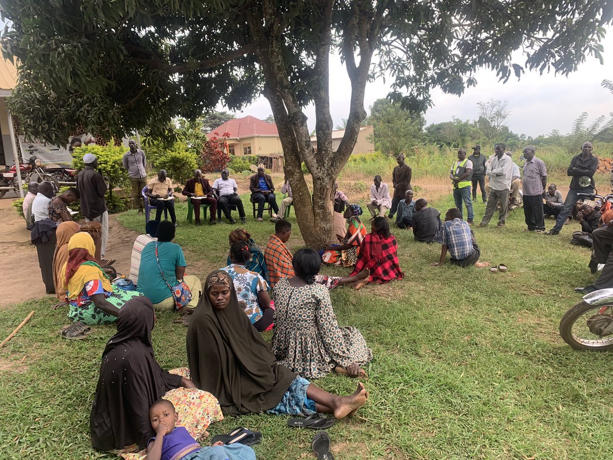gaddafinassur's tweet photo. Held a consultative meeting with a few stakeholders from Buyuki Parish about illegal evictions of Bibanja holders by Landlords. We all agreed to protect our Bibanja holders at all costs. We expect full cooperation from the security forces. The RDC Mr Bwabye has been helpful. https://t.co/w1uMgZxGgE