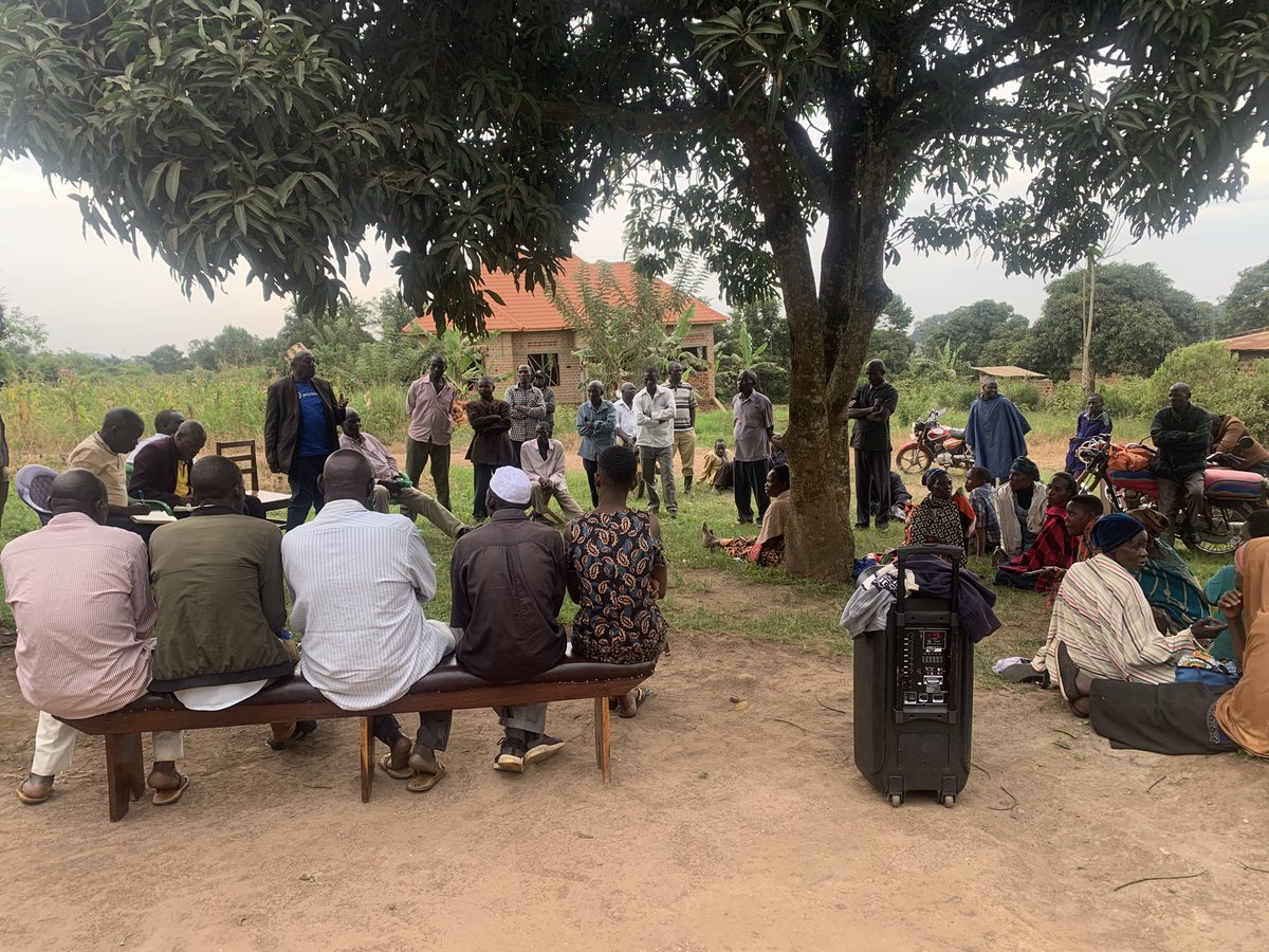 gaddafinassur's tweet photo. Held a consultative meeting with a few stakeholders from Buyuki Parish about illegal evictions of Bibanja holders by Landlords. We all agreed to protect our Bibanja holders at all costs. We expect full cooperation from the security forces. The RDC Mr Bwabye has been helpful. https://t.co/w1uMgZxGgE