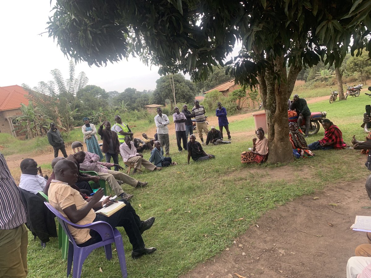 gaddafinassur's tweet photo. Held a consultative meeting with a few stakeholders from Buyuki Parish about illegal evictions of Bibanja holders by Landlords. We all agreed to protect our Bibanja holders at all costs. We expect full cooperation from the security forces. The RDC Mr Bwabye has been helpful. https://t.co/w1uMgZxGgE