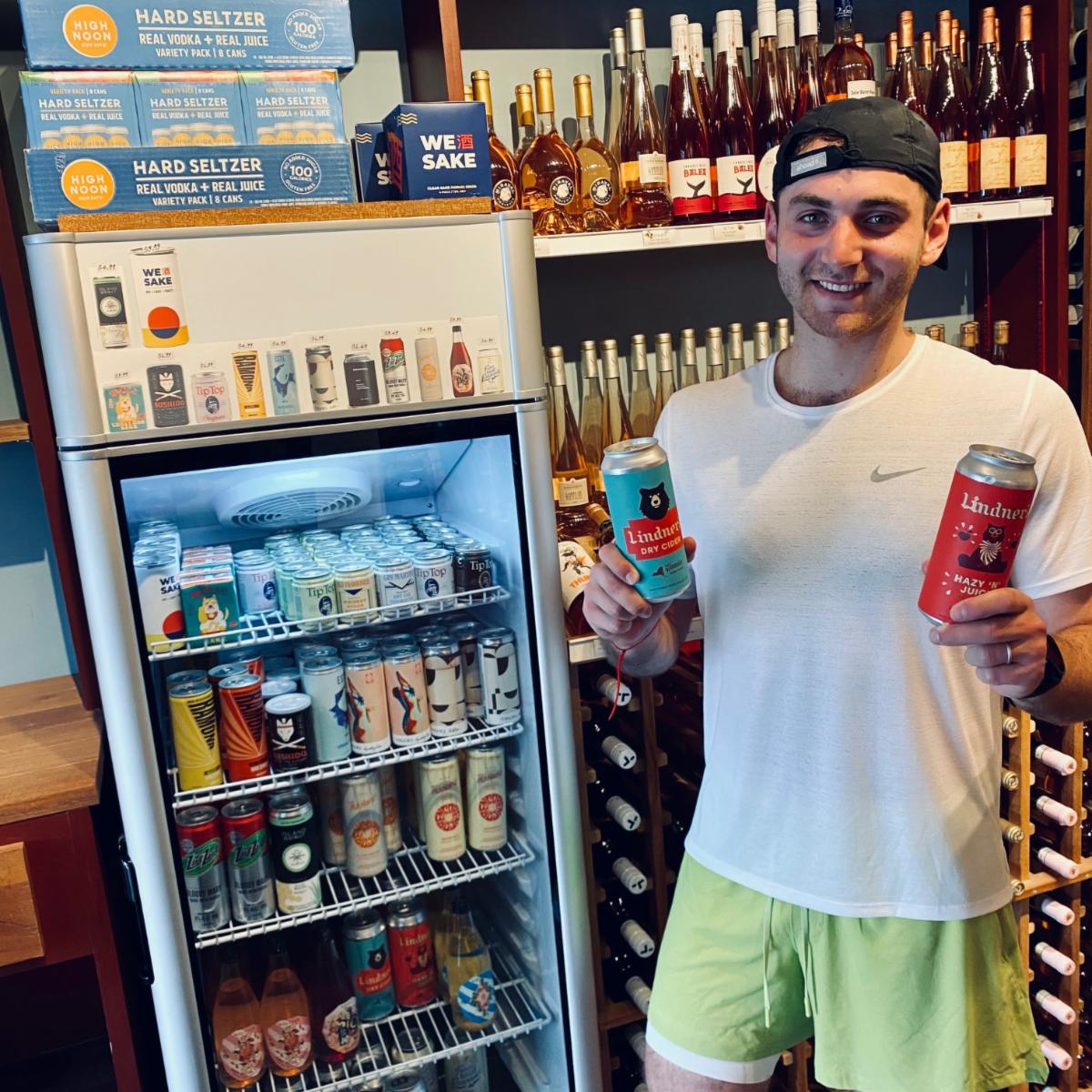 Can barely keep our fridge stocked - our Ready-to-Drinks our flying out the door! #julyfourthweek #readytodrink #happycustomer #thehamptons #hamptonssummer #easthampton #summerfun #localwinestore #havingfun