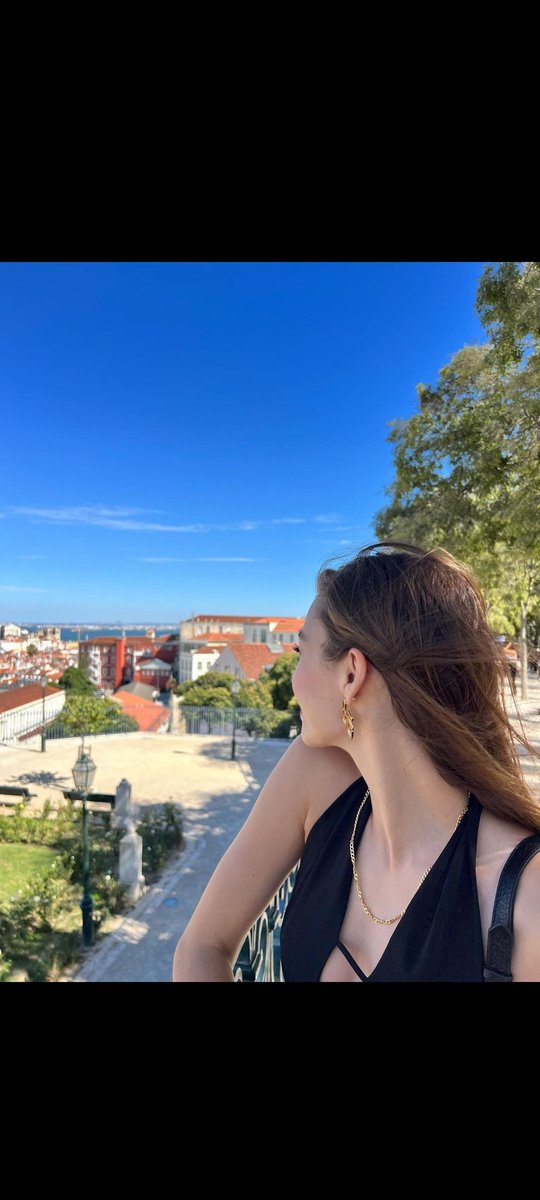 wizbutcute's tweet photo. "Merhaba ben sokak fotoğrafçısıyım da... Tarzınıza bayıldım. Birkaç fotoğrafınızı çekebilir miyim?" https://t.co/liFEJsvGnA