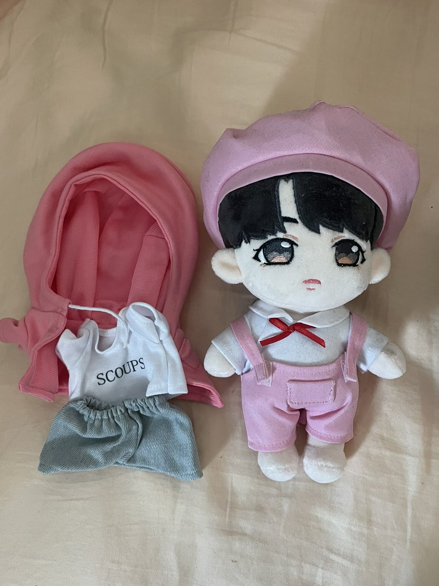 coupscorgi's tweet photo. 🇺🇸 USA WTS: Seventeen S.COUPS fanmade 20cm dolls: Couper Star (2018) &amp; Coucoucheol (2019)💗 
에스쿱스 인형 
✨ DM, serious inquires only!
Both dolls come with all original clothing, only have slight dust otherwise like new condition
#Seventeen #세븐틴 #SCOUPS #에스쿱스 https://t.co/nnKGrH6XDL