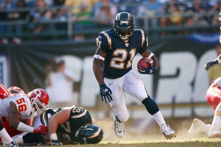 The___RAD's tweet photo. no running back has ever looked cooler than Ladainian Tomlinson. https://t.co/tE0cK8RlNm