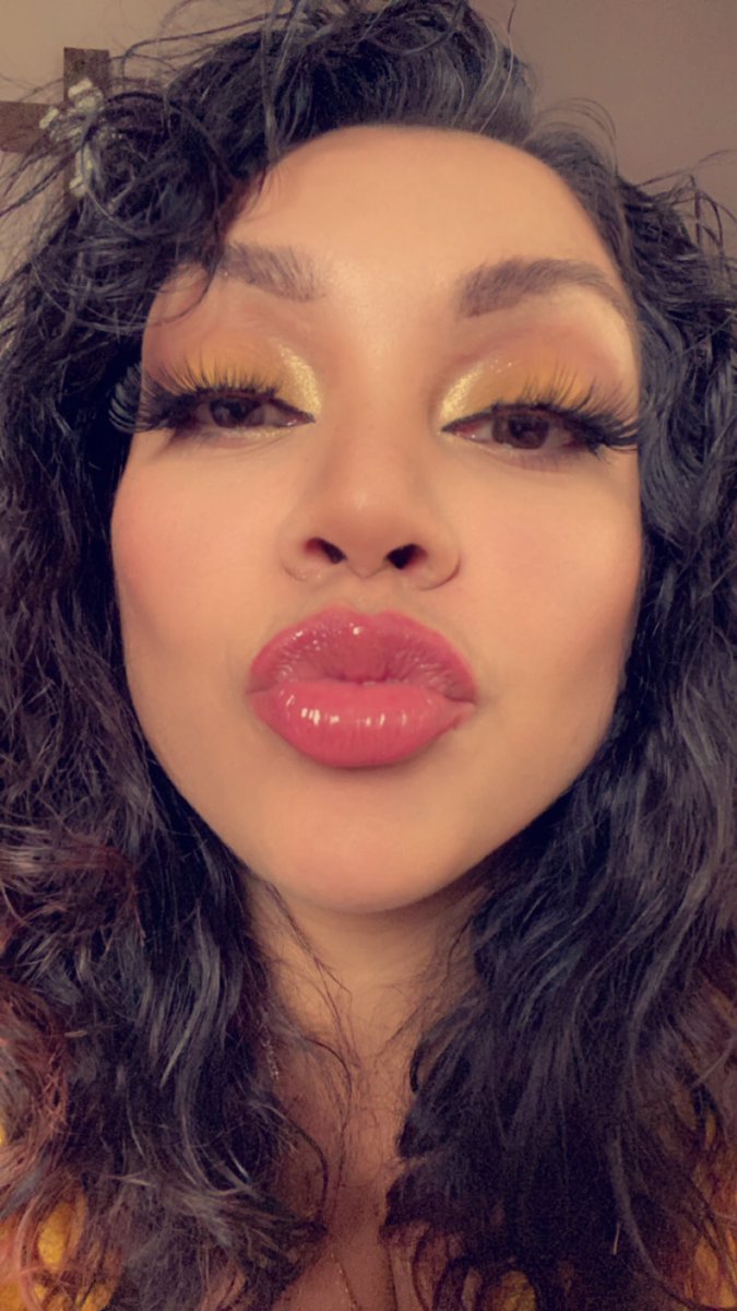 Tell me you deserve a kiss by replying  “$200 sent my queen” 

HumanAtm 
Findom
Cashcow
Paypig