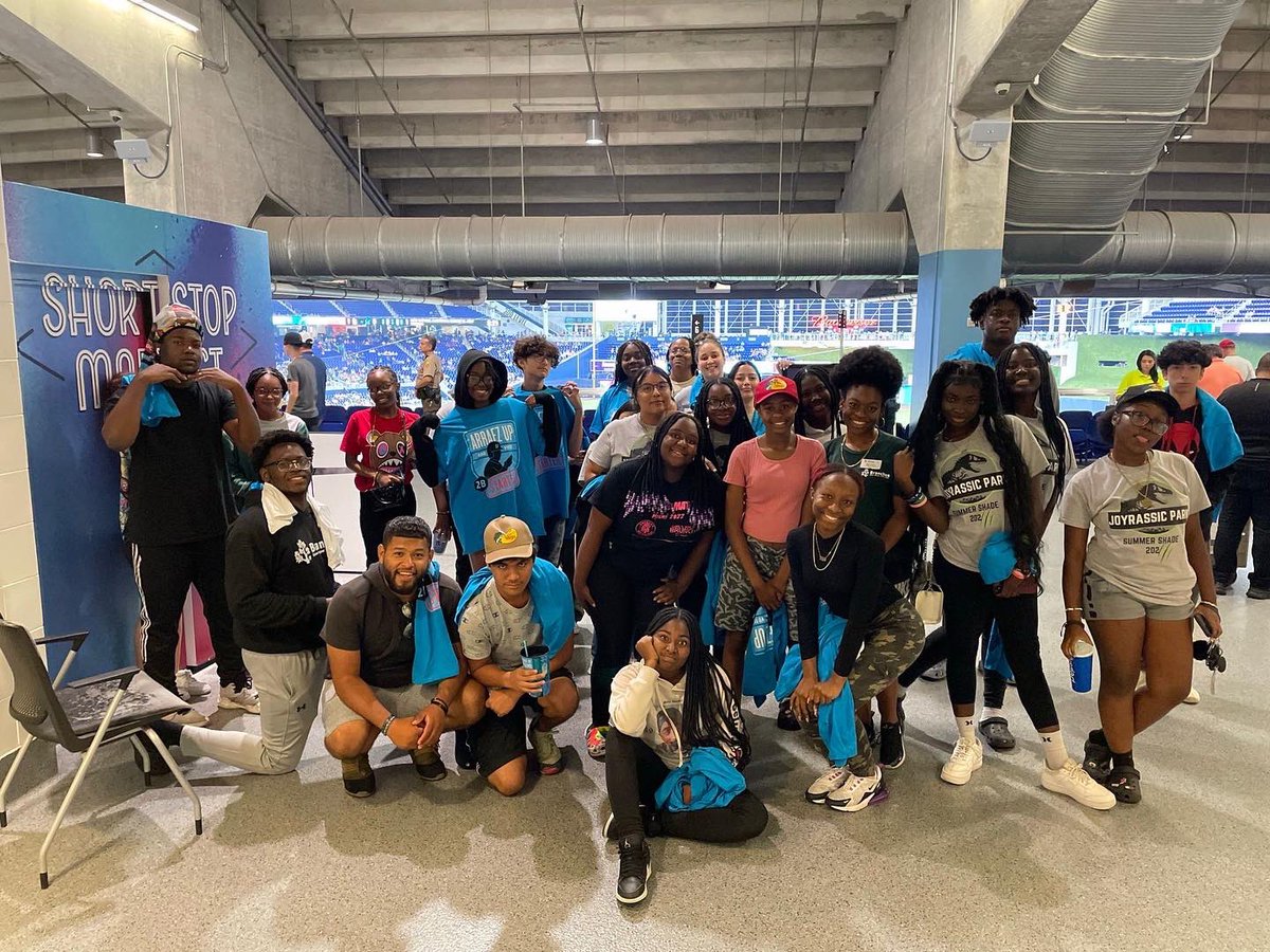 BranchesFL's tweet image. A big THANK YOU to the @Marlins for hosting our youth at yesterday’s baseball game against the Cardinals! It may not have been the score we hoped for, but one of our youths caught a shirt from the t-shirt cannon, so that’s a win in our book!😎⚾️ #branchesfl #baseball #MakeItMiami