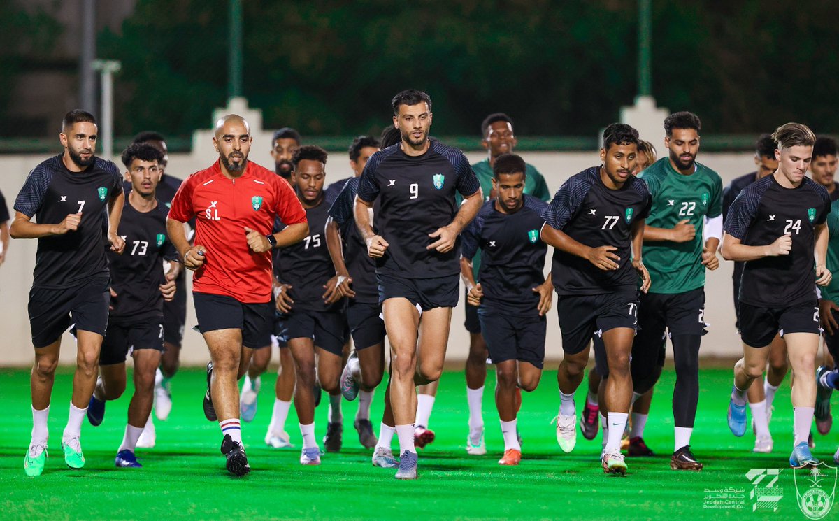 ALAHLI_FC's tweet photo. 📸 تدريبات #الاهلي مساء اليوم ⚽️ https://t.co/tuWzQ0E5g6