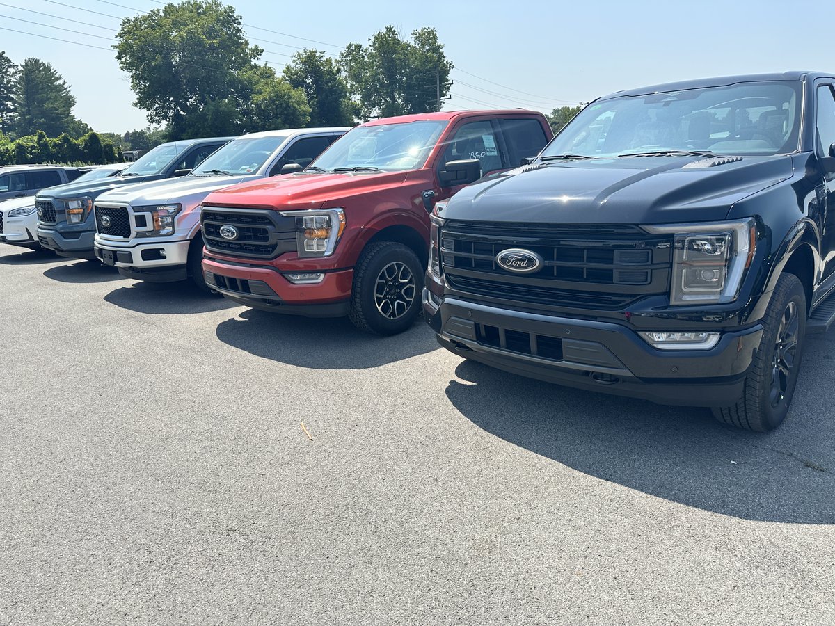 Drive into this weekend in any one of our Ford trucks! #SteetPonteFord Browse inventory here 👉 Steet-PonteFord.com