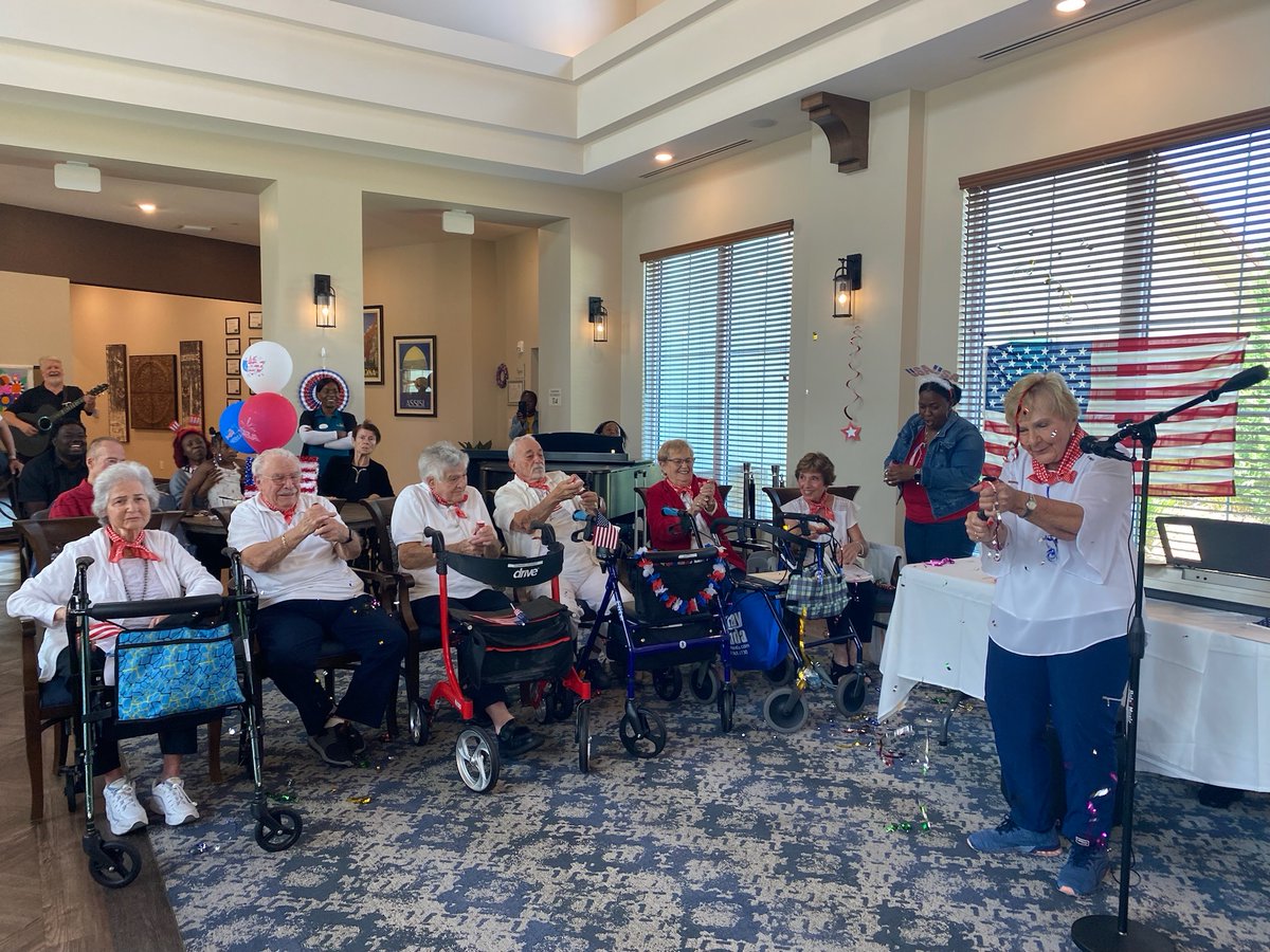 TGDelrayBeach's tweet photo. Stars, stripes, and smiles on the 4th of July celebration with family and friends! 😊🎆🎉🇺🇸💖 https://t.co/cJ9eEwUVz0