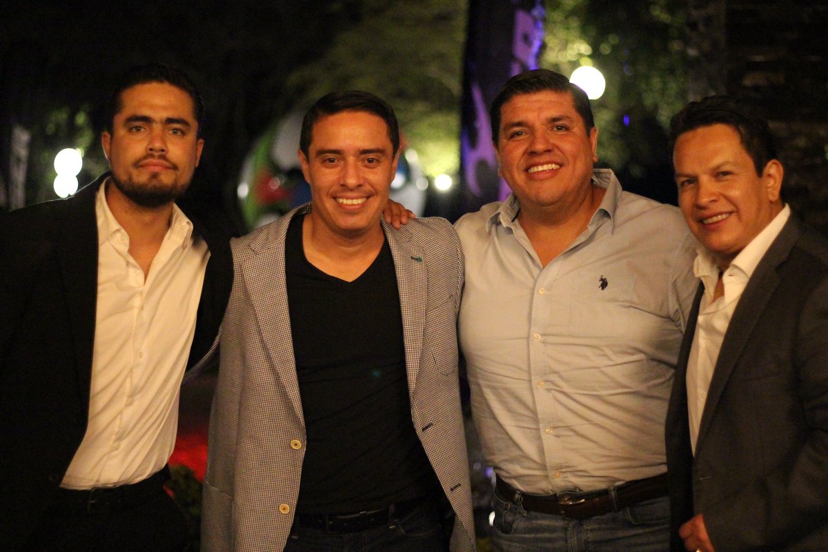 FernandoMarGue's tweet photo. Esta competencia es de las más importantes dentro del futbol amateur en México, reconozco a los 16 equipos que avanzaron a la siguiente ronda gracias a su gran esfuerzo, desempeño y dedicación. ¡Son un gran ejemplo! ¡Vamos por el trofeo🏆, a darlo todo! https://t.co/nnalZUY5Z3