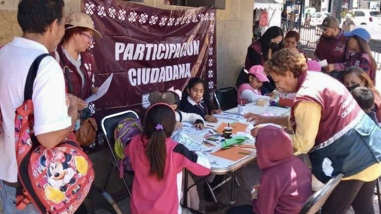 Todos_Somos_PC's tweet photo. #ViernesCulturales con Participación Ciudadana.🎈🎨

En todas las alcaldías, nuestro equipo te espera con actividades recreativas y culturales para l@s➕pequeñ@s de la casa.

Así, hacemos comunidad y pasamos una tarde de diversión.⚽️👩‍👧‍👧

¡Invita a tus amig@s!😊

#BienestarSocial https://t.co/dINEz53kUM