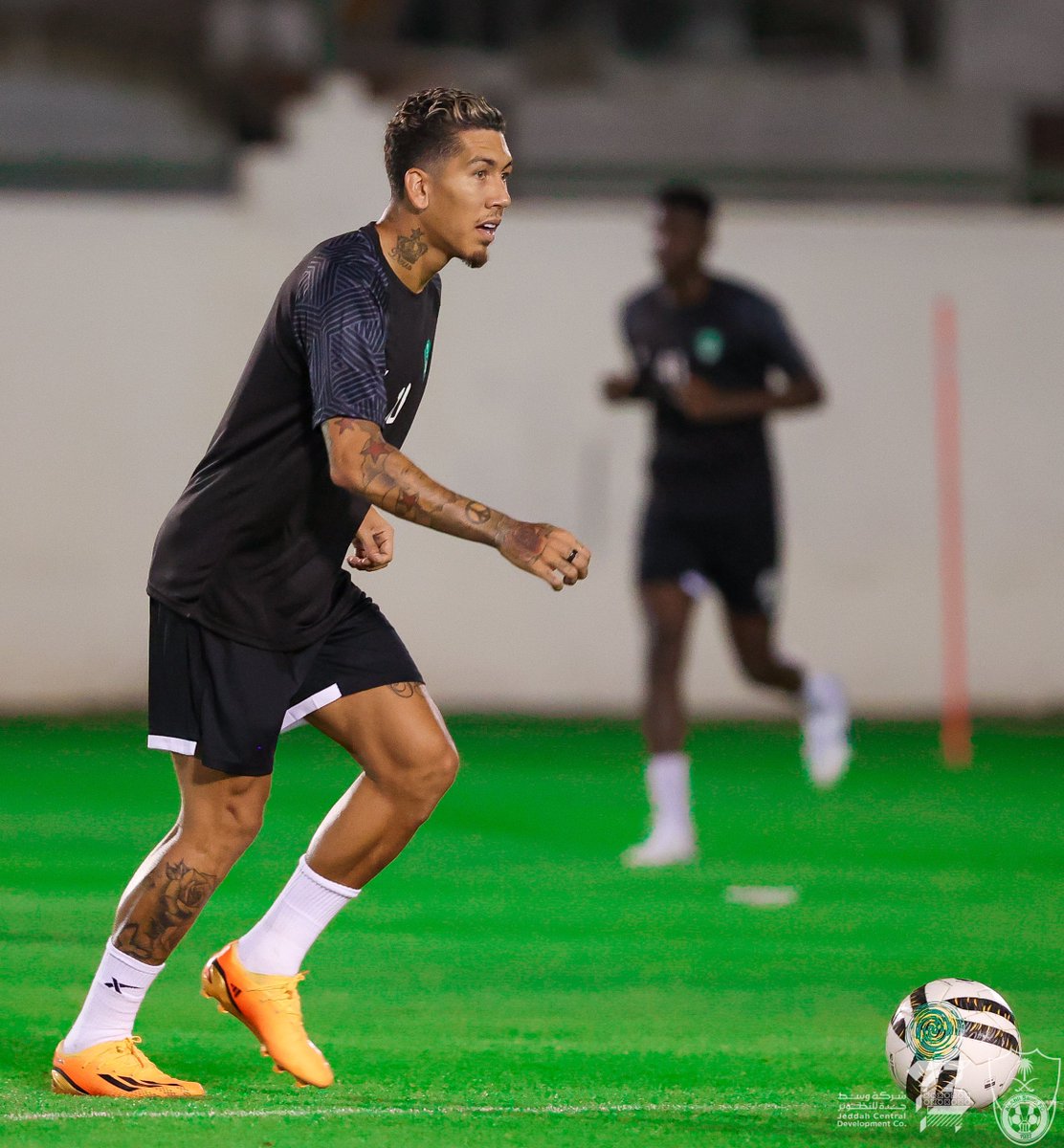 ALAHLI_FC's tweet photo. 📸 Boooooobby 🎩🪄 https://t.co/rdTf4dnBkQ
