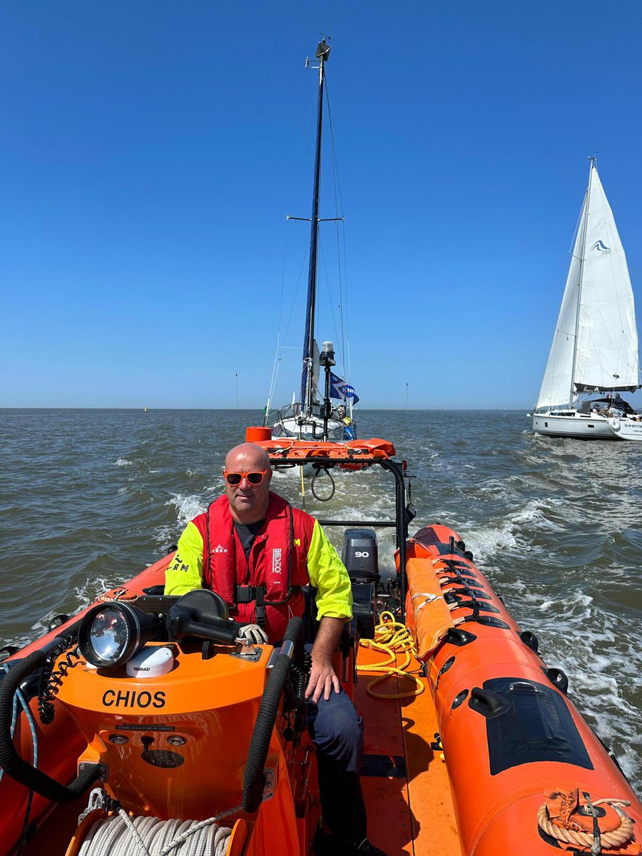 Alarm via de KNRMHELPT app, zeiljacht met een kapotte accu, veilig afgemeerd in de vluchthaven in Harlingen.

#knrm200jaar #harlingenwelkomaanzee #zeilen #watersports #waddenzee #Sar